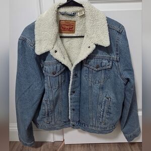 Levi's Classic Blue Denim Jacket with Sherpa Lining